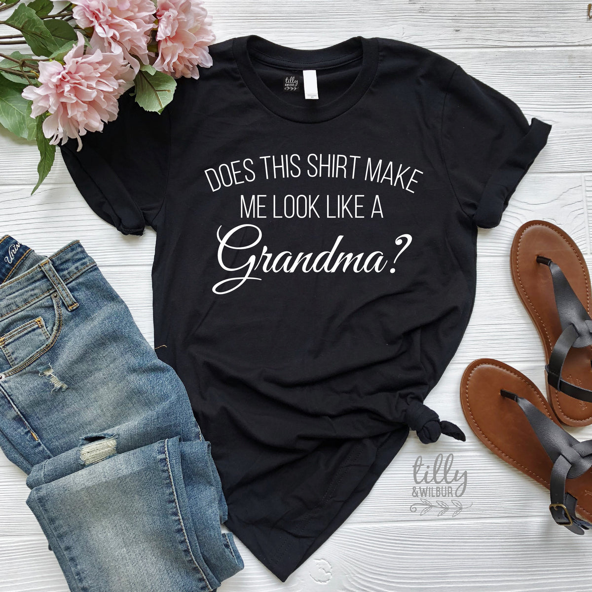 Does This Shirt Make Me Look Like A Grandma? Women&amp;#39;s T-Shirt, Pregnancy Announcement T-Shirt To Grandmother, Nana T-Shirt, New Grandma Shirt